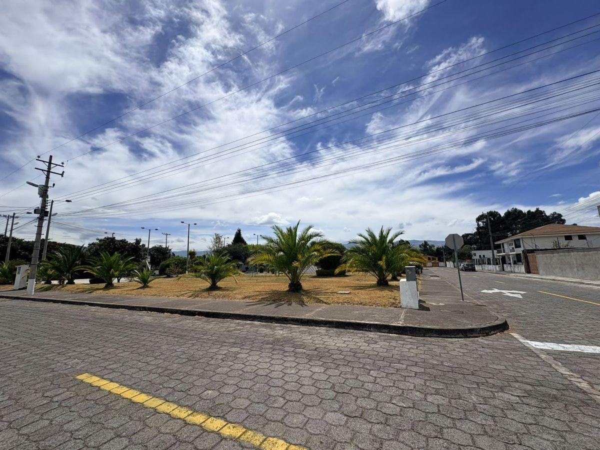 Terreno Plano y Esquinero en Venta Conocoto 719 m² — imagen 5