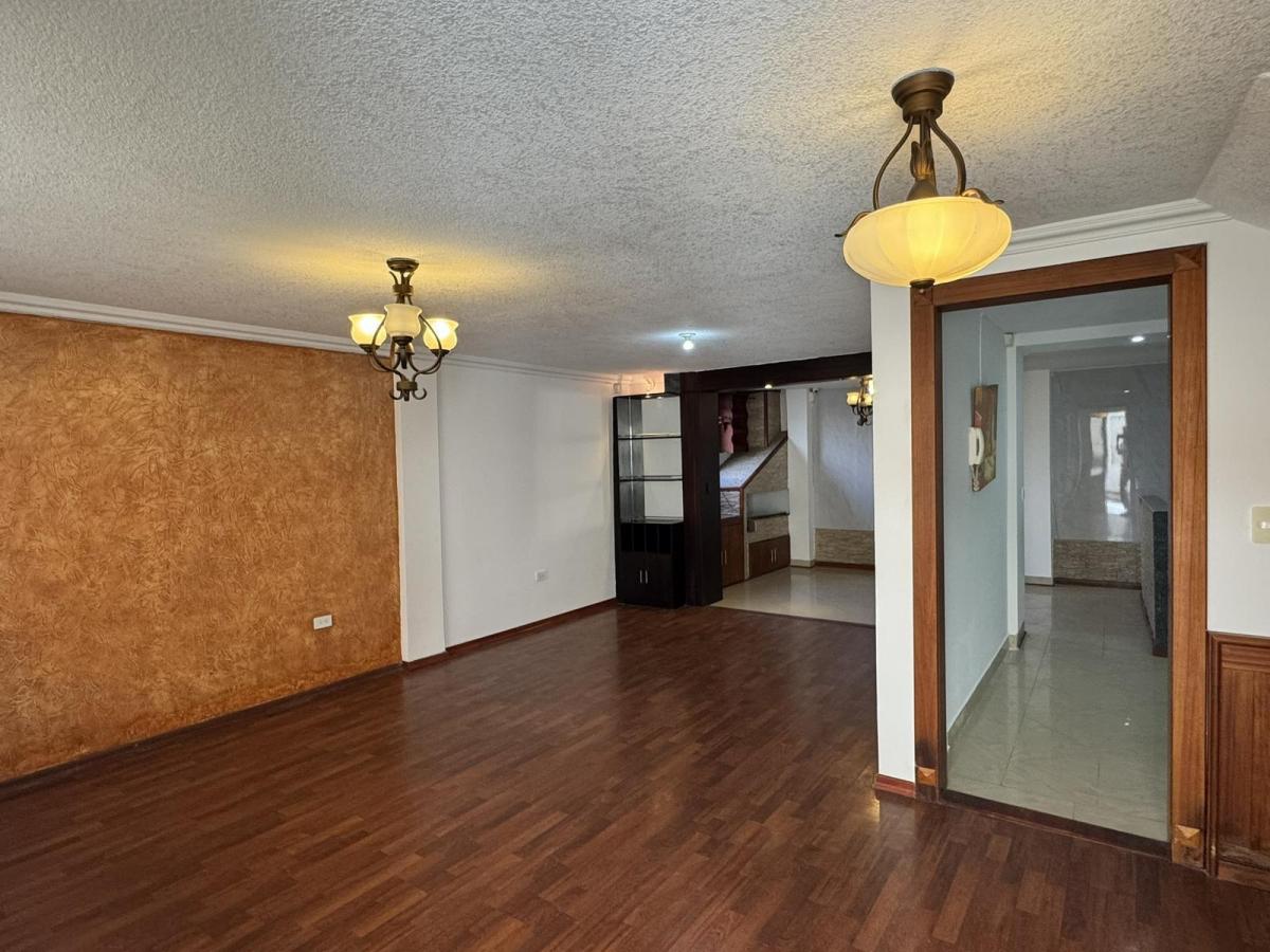 Venta Casa de 4 Dorm. Sector Solca Norte de Quito - Quito — imagen 10