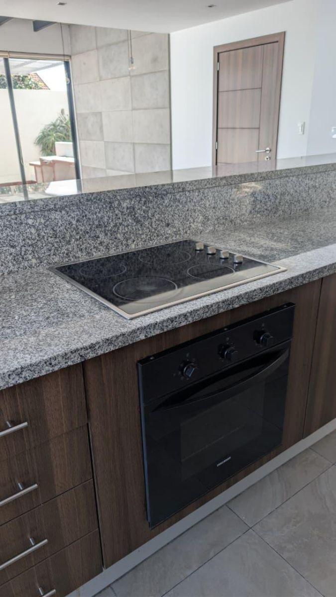 Vendo Departamento de 3 Dorm. con Jardin, Terraza y Ascensor — imagen 5