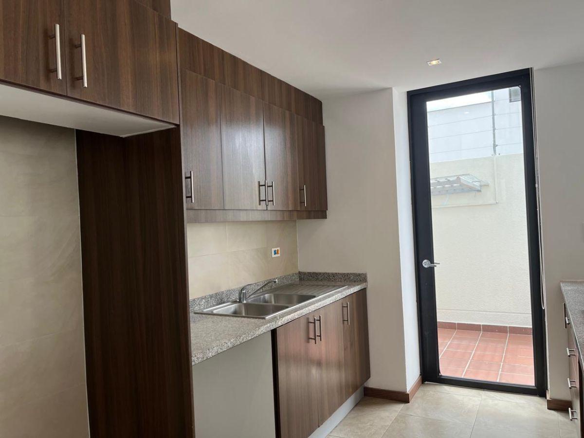 Vendo Departamento de 3 Dorm. con Jardin, Terraza y Ascensor — imagen 4