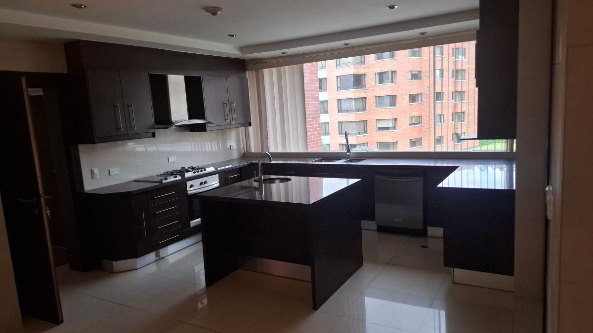 Vendo Bellisimo en Bellavista, Departamento de 350 m² Habitables. Provincia de Pichincha — imagen 3