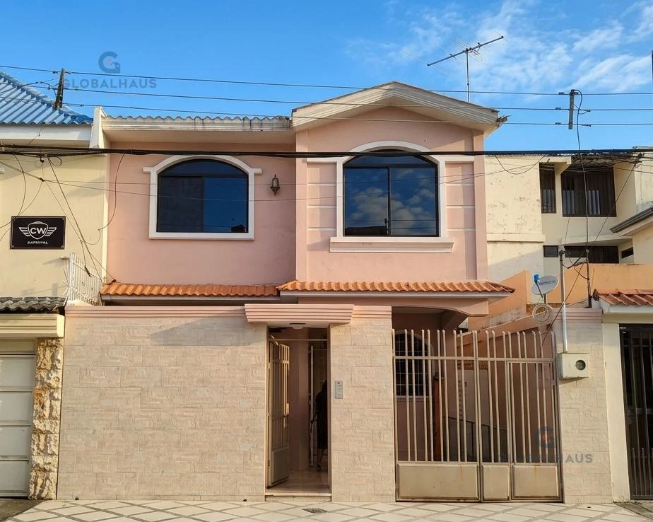 Venta Casa con Suite Independiente Oportunidad en Urdenor 1, Guayaquil Norte 4 Dorm.. J. C. Guayas — imagen 10