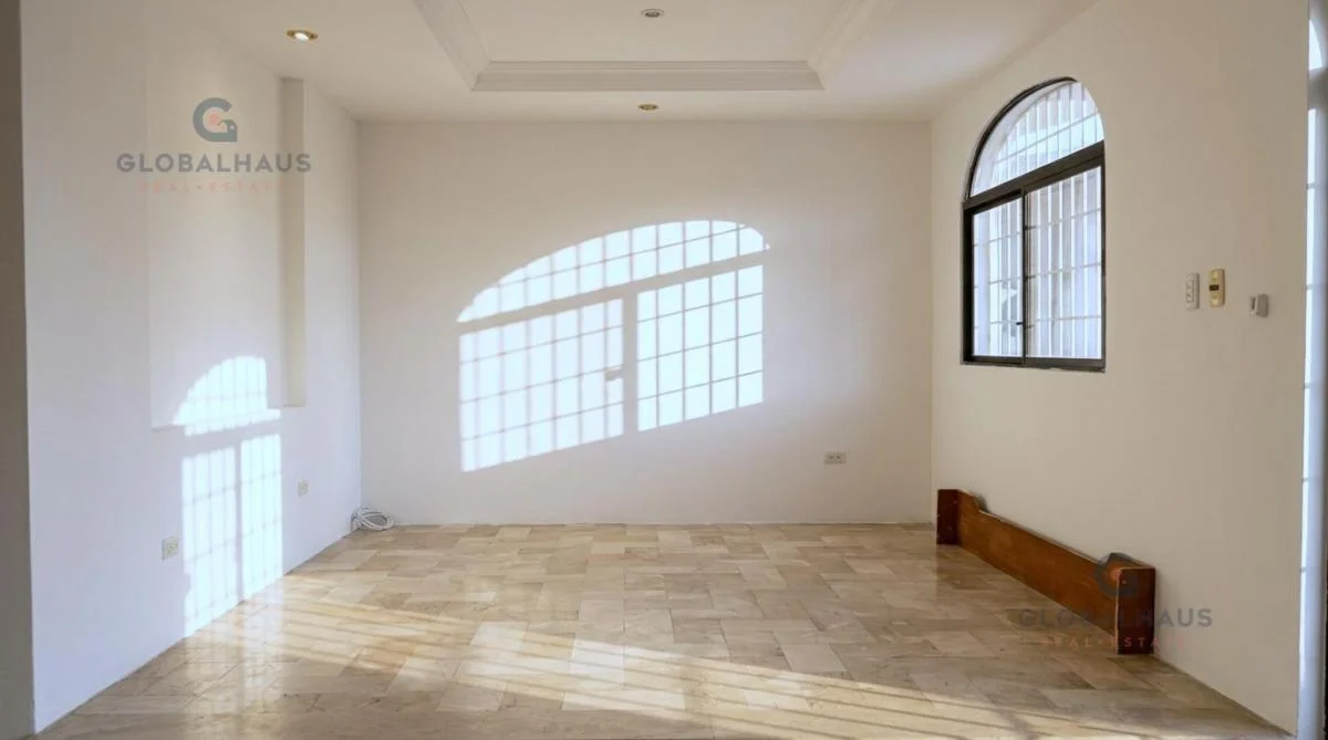 Venta Casa con Suite Independiente Oportunidad en Urdenor 1, Guayaquil Norte 4 Dorm.. J. C. Guayas — imagen 9