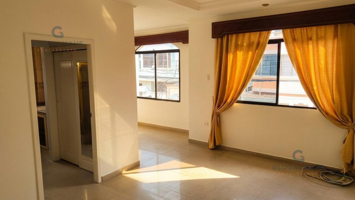 Venta Casa con Suite Independiente Oportunidad en Urdenor 1, Guayaquil Norte 4 Dorm.. J. C. Guayas — imagen 8