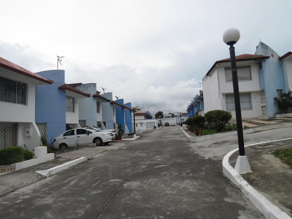 Casa en Venta–san Isidro del Inca - Quito — imagen 10
