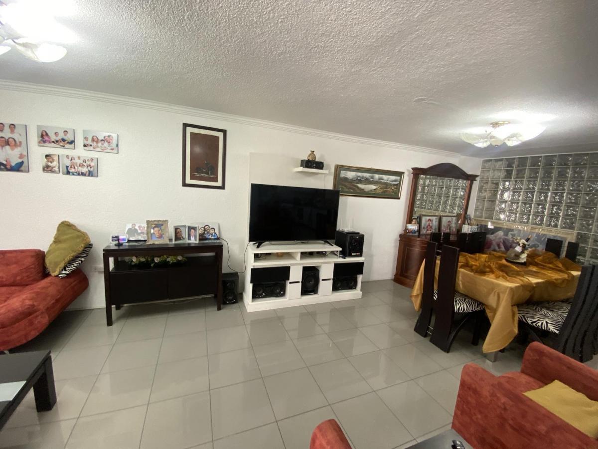 Venta Casa 4 Dorm. con Estudio y Terrazas - Sector Conocoto - Quito — imagen 10