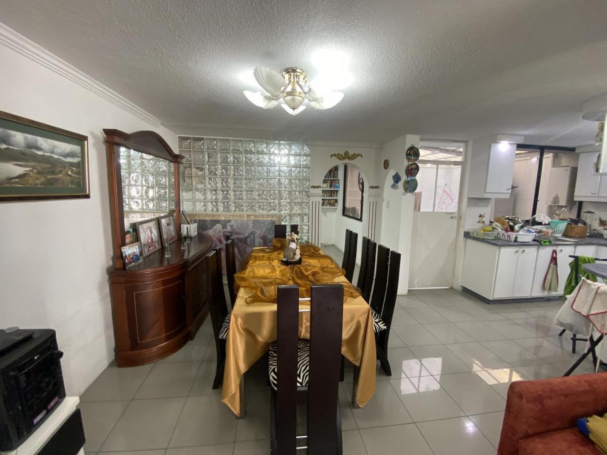 Venta Casa 4 Dorm. con Estudio y Terrazas - Sector Conocoto - Quito — imagen 9