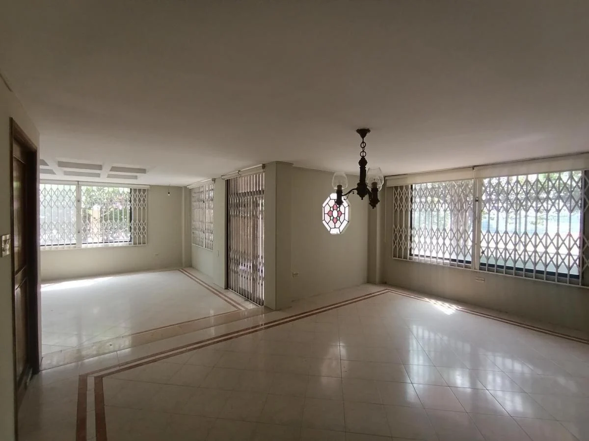 Venta Casa en La Urbanización de Los Senderos Gabr, Guayas — imagen 5