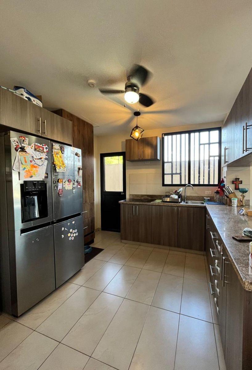 Venta Departamento Urb. Portoalegre Via a La Costa, Guayas — imagen 5