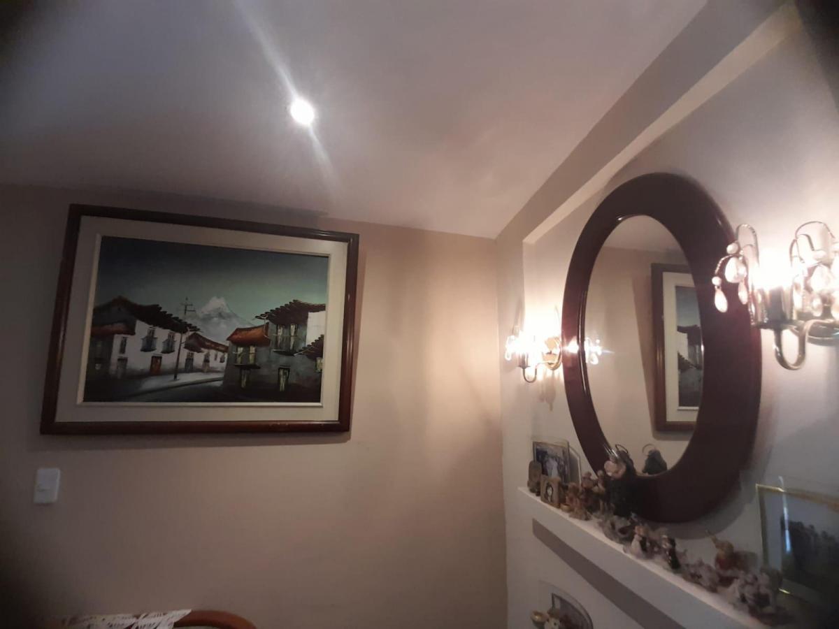 Linda Casa Dentro de Urbanización Privada 300 m² de Construcción - Cashapamba — imagen 8