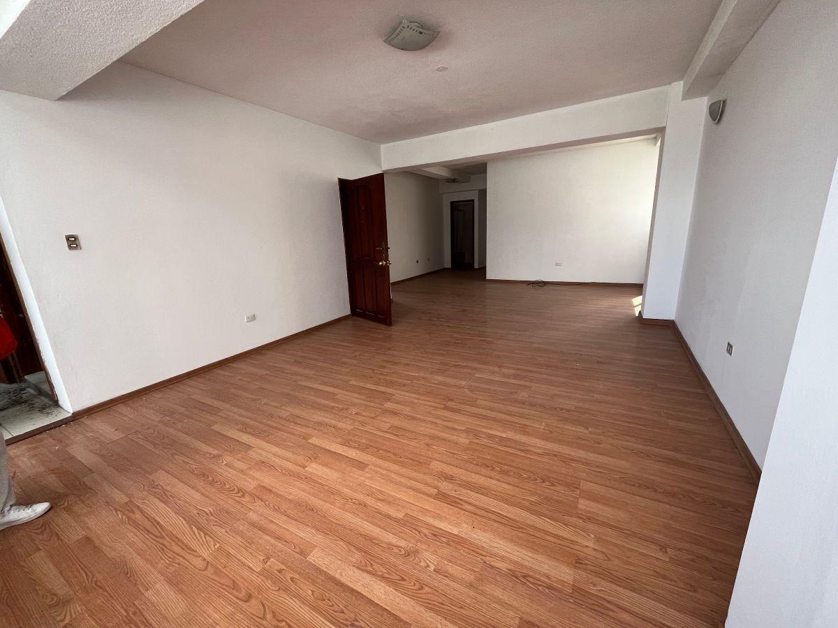 Departamento con Terraza 3 Dorm. de Venta Sector Los Granados — imagen 3