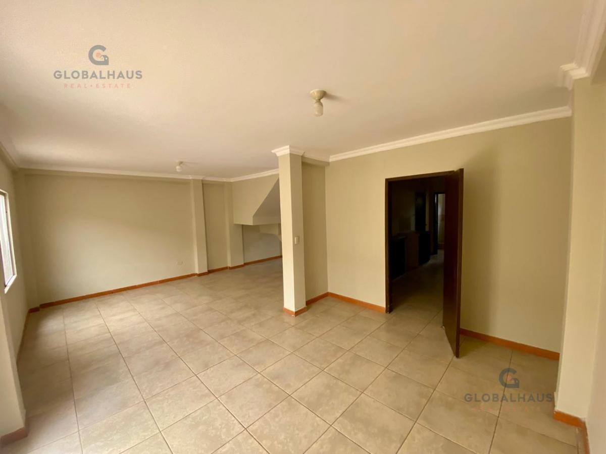 Casa en Venta de 4 Habitaciones en Villa Club Z. R. Guayas — imagen 9