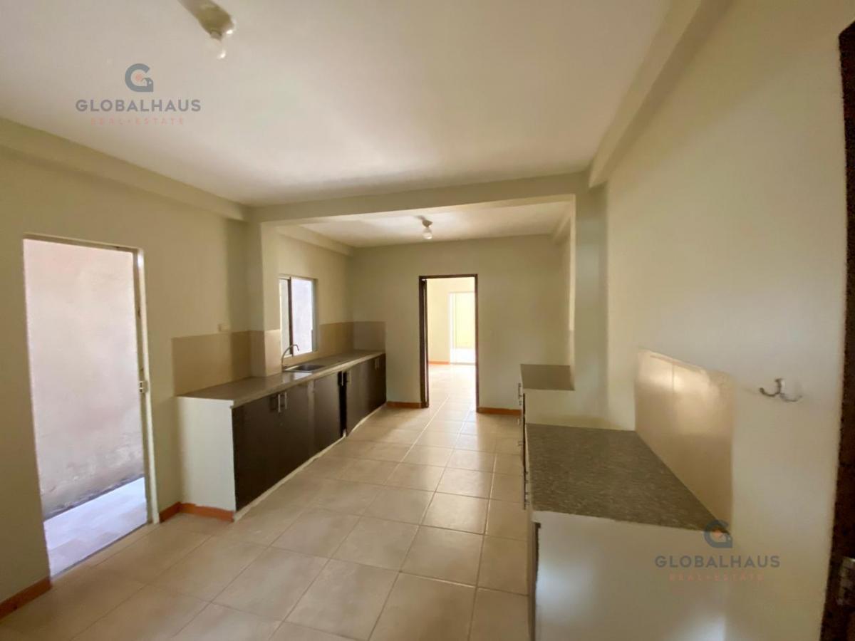 Casa en Venta de 4 Habitaciones en Villa Club Z. R. Guayas — imagen 5