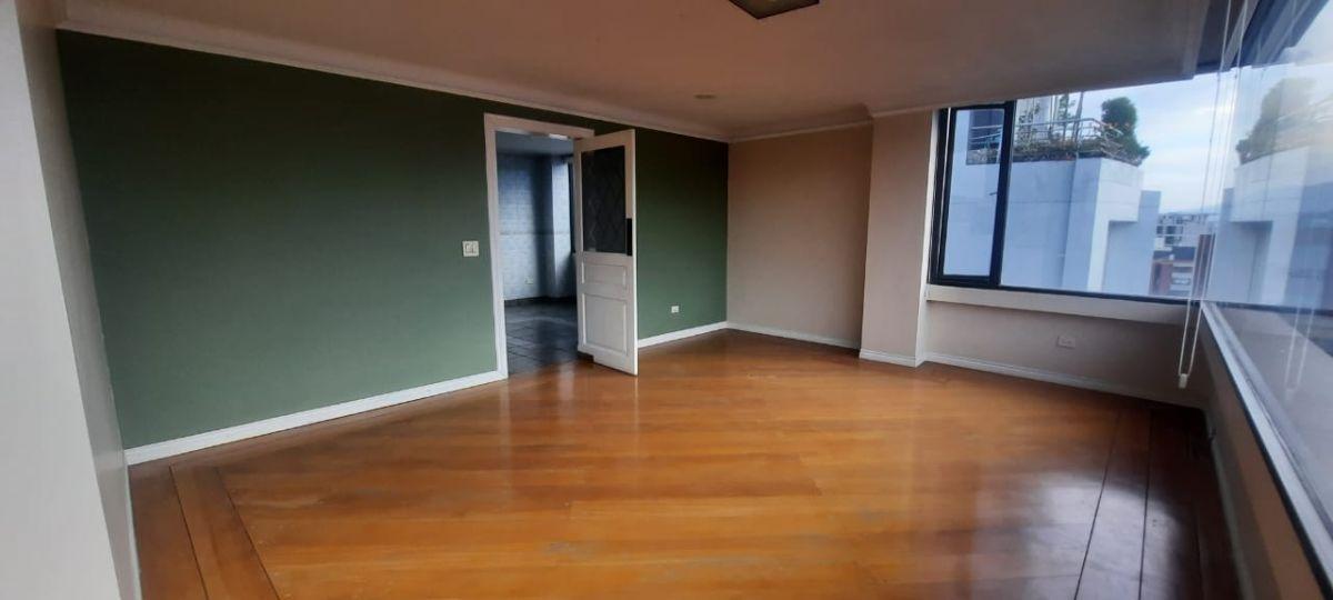 Penthouse de 260 m² con 3 Dorm. en Venta - Sector González Suárez — imagen 7