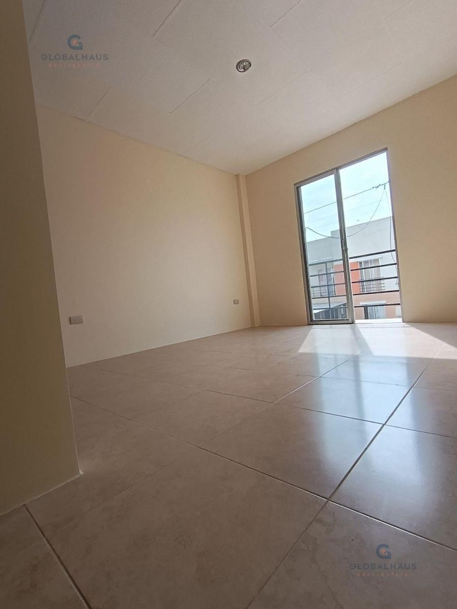 Casa en Venta en Urb. La Gran Vittoria, 2 Habitaciones, Amplio Patio. Of. Guayas — imagen 7