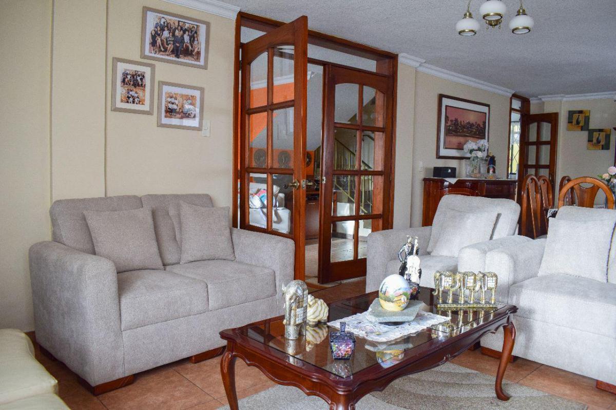 Venta Amplia y Hermosa Casa, San Antonio de Pichincha — imagen 10