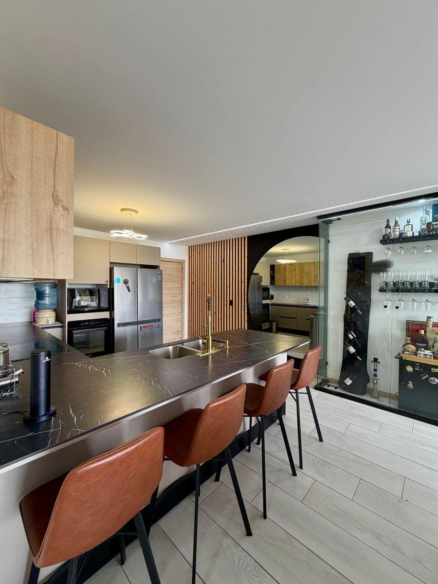 Departamento de 2 Habitaciones con Balcón - en Venta - Tumbaco - 130 m² — imagen 4