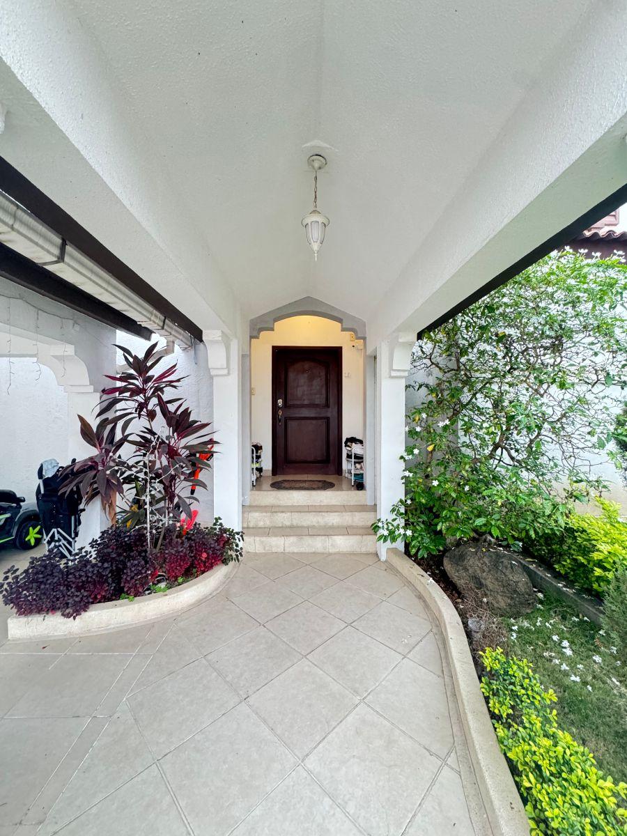Vendo Casa en Terranostra 5 Dorm. con Piscina. Guayas — imagen 8