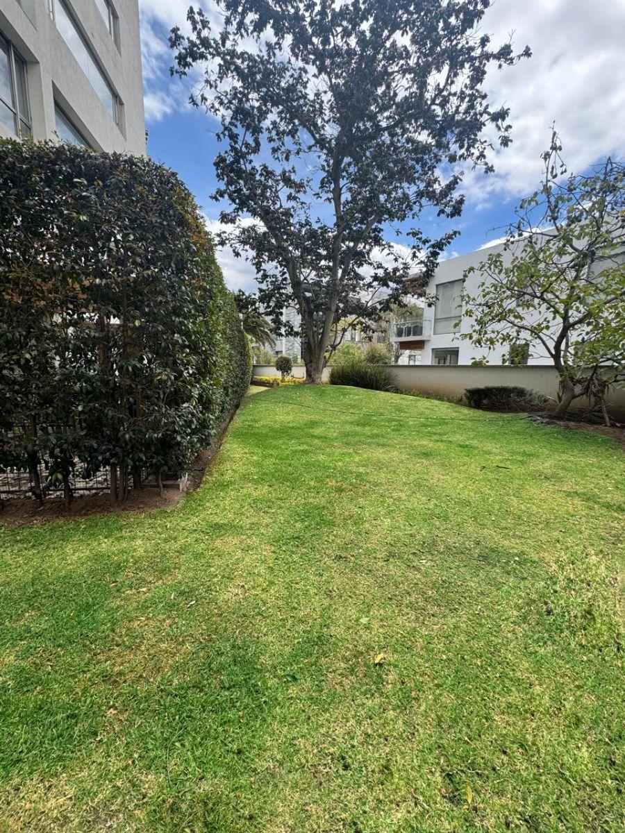 Departamento de Venta en Cumbayá, Sector Santa Lucía, 3 Dorm, 242 m², Linda Vista, Excelente Opción — imagen 7