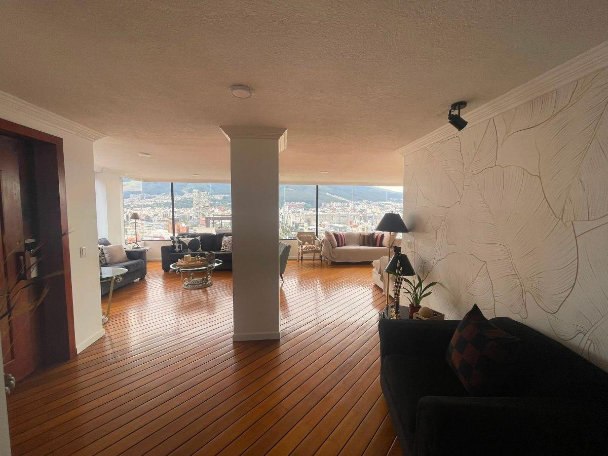 Departamento Penthouse de Venta, Eloy Alfaro y Portugal, Duplex, Terraza Frontal. Vista — imagen 10