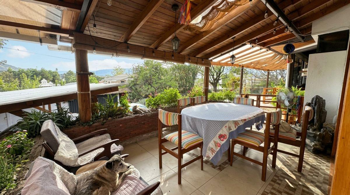 Casa Esquinera de 1 Planta en Venta con Piscina y 1.105 m² de Terreno – Santa Rosa | Tumbaco — imagen 5