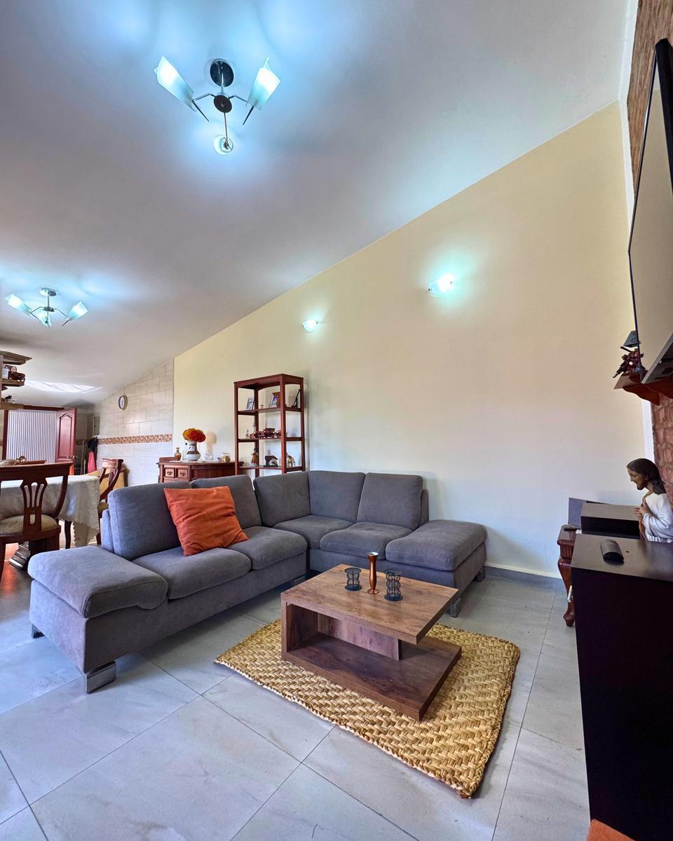 Casa de Venta Urb Privada 613 m² Terreno, 200 m² Construcción Incluye Suite Sangolquí — imagen 4