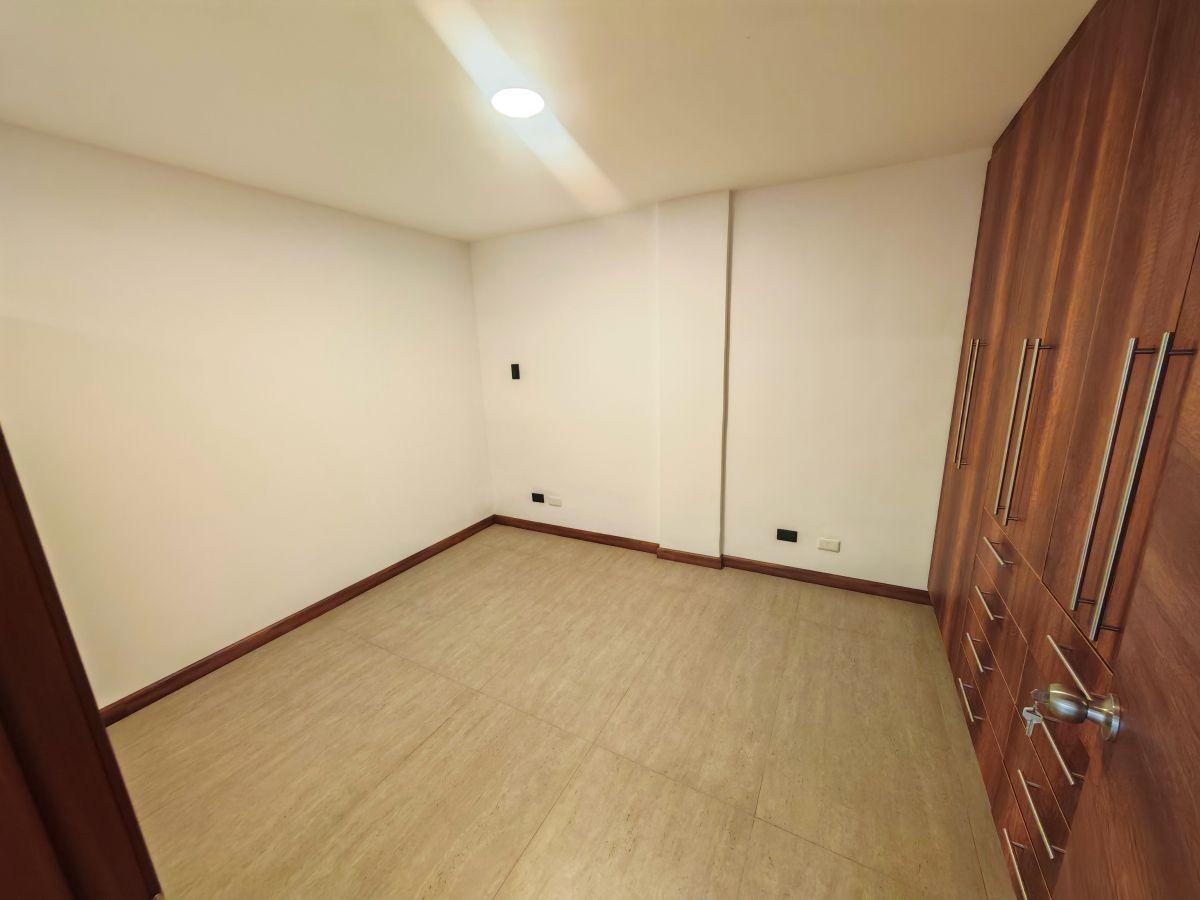 Venta de Departamento Totalmente Remodelado de 2 Dorm. en La Pradera, Pb. Provincia de Pichincha — imagen 7