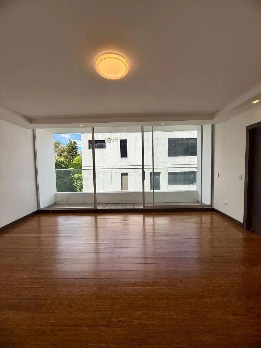 Departamento de 2 Habitaciones con Balcón - en Venta - Quito Tenis - 105 m² — imagen 8