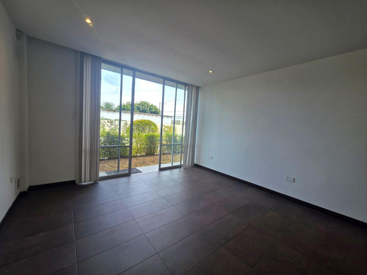 Oportunidad Departamento de Venta Sector Tumbaco — imagen 5