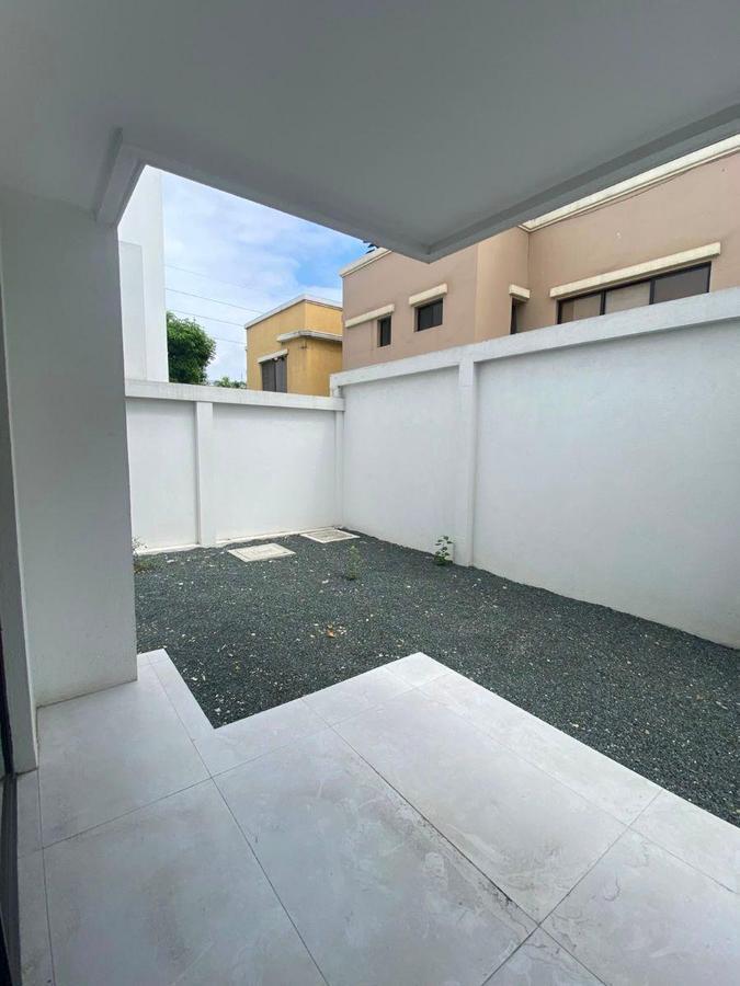 Vendo Casa Urbanización Riona, Guayas — imagen 8