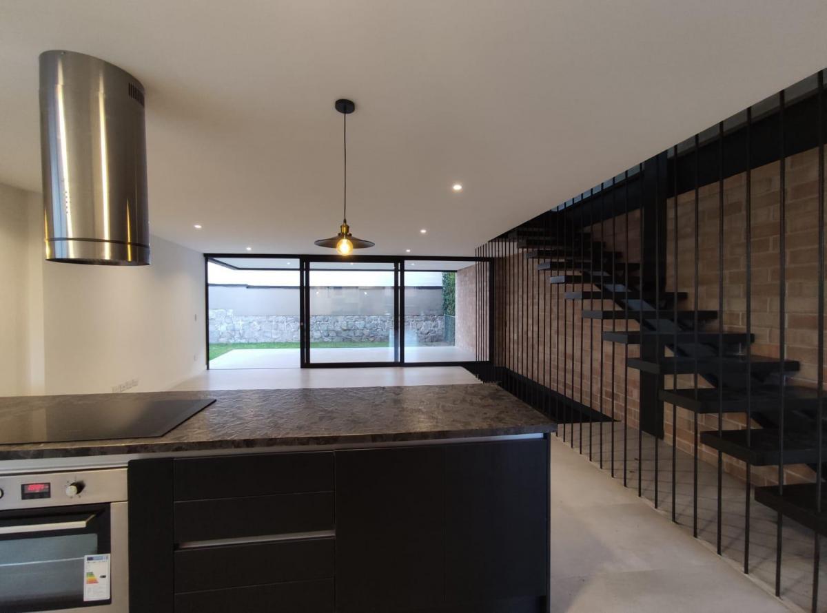 Casa en Venta en Cumbayá Sector La Primavera Conjunto Privado con Piscina — imagen 7