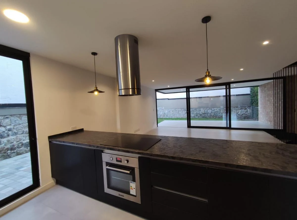 Casa en Venta en Cumbayá Sector La Primavera Conjunto Privado con Piscina — imagen 6