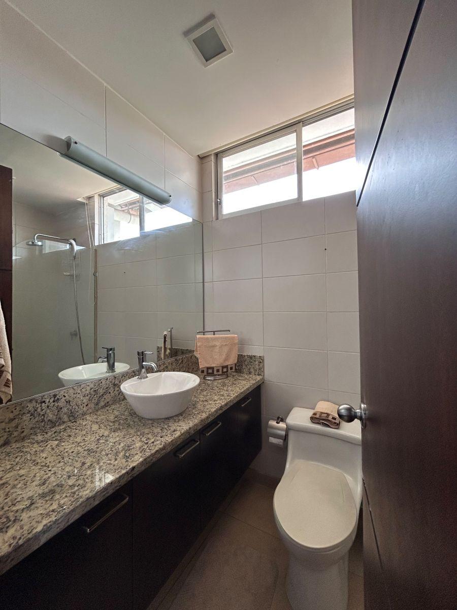 En Venta Amplio Departamento en Los Primeros Kms de Sámborondon, Guayas — imagen 7