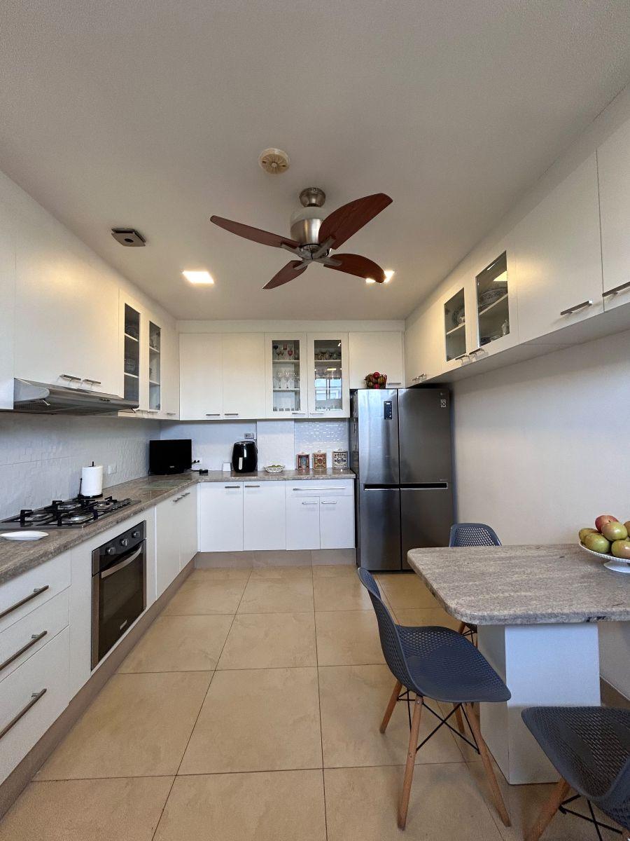 En Venta Amplio Departamento en Los Primeros Kms de Sámborondon, Guayas — imagen 5
