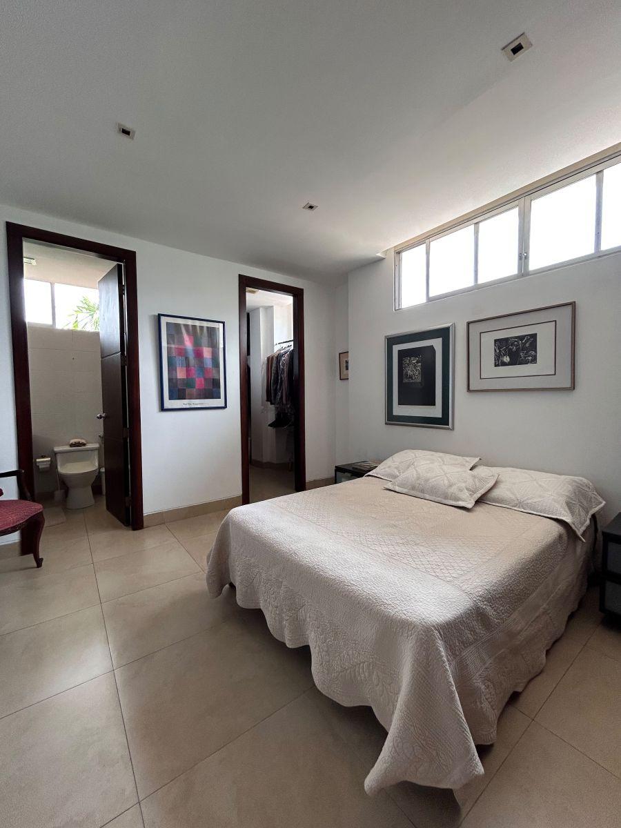 En Venta Amplio Departamento en Los Primeros Kms de Sámborondon, Guayas — imagen 4