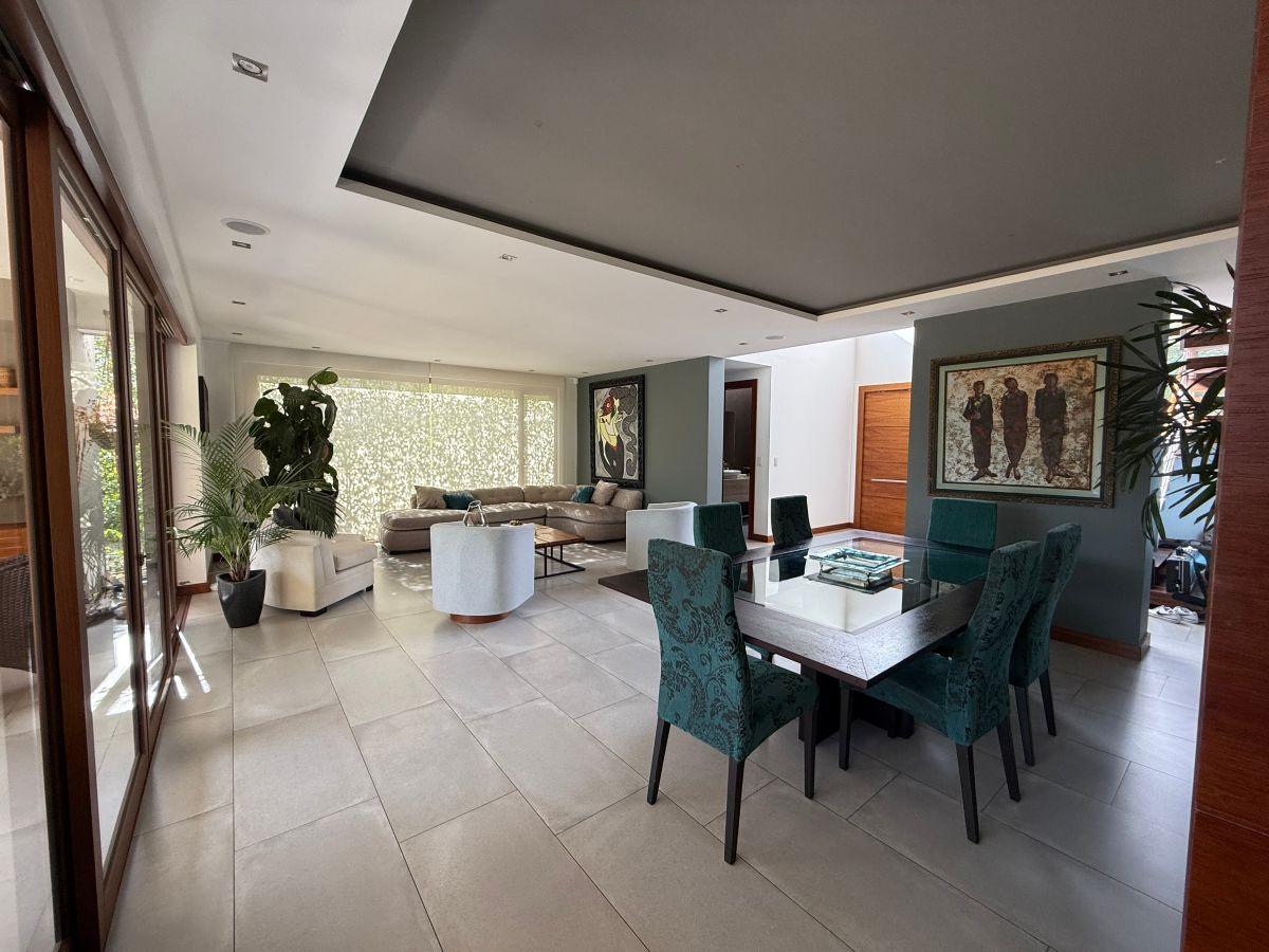 Espectacular Casa Moderna en Venta en Nayón — imagen 9