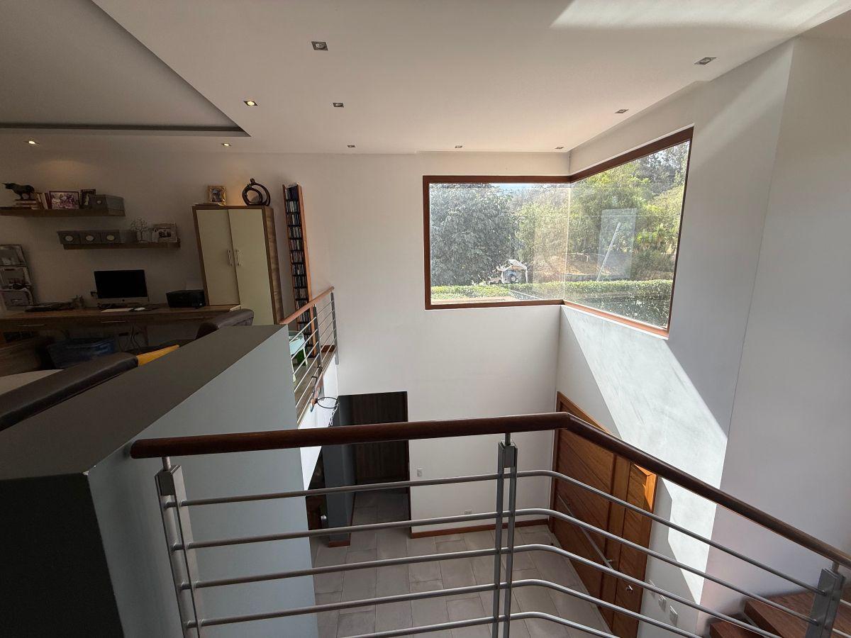 Espectacular Casa Moderna en Venta en Nayón — imagen 3