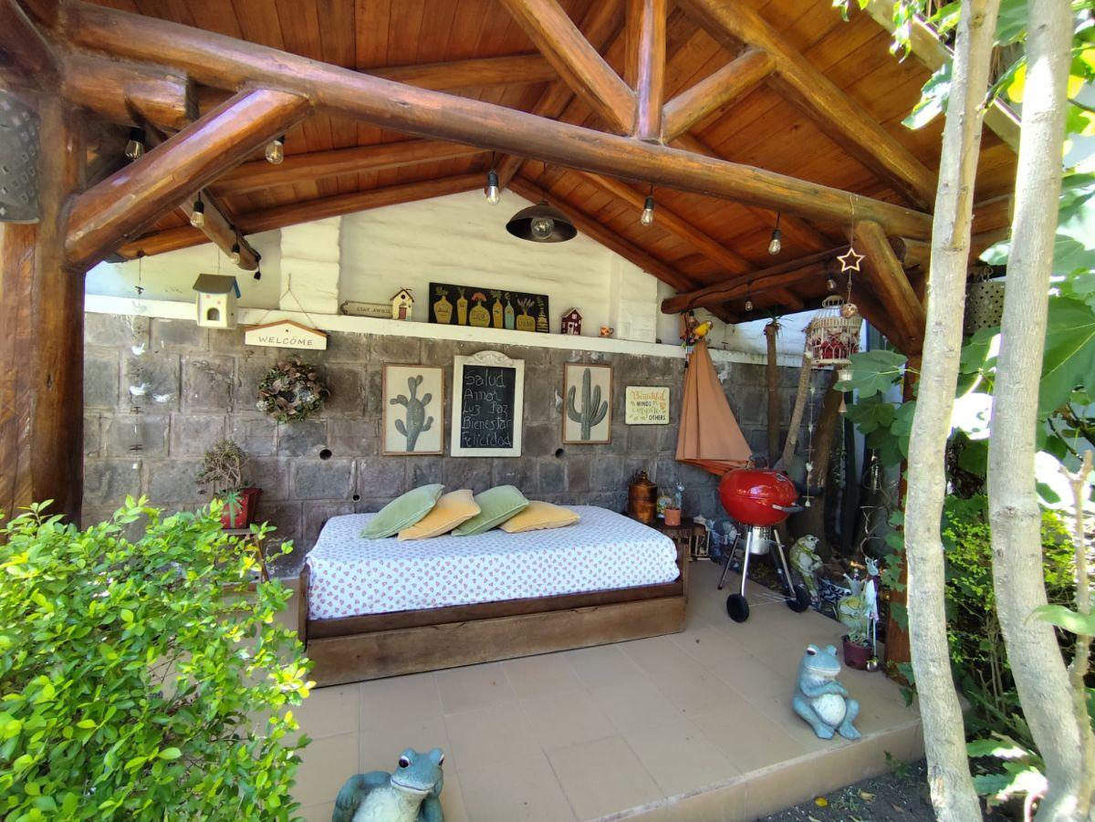 Acogedora Casa Rústica en Madera y Ladrillo — imagen 6