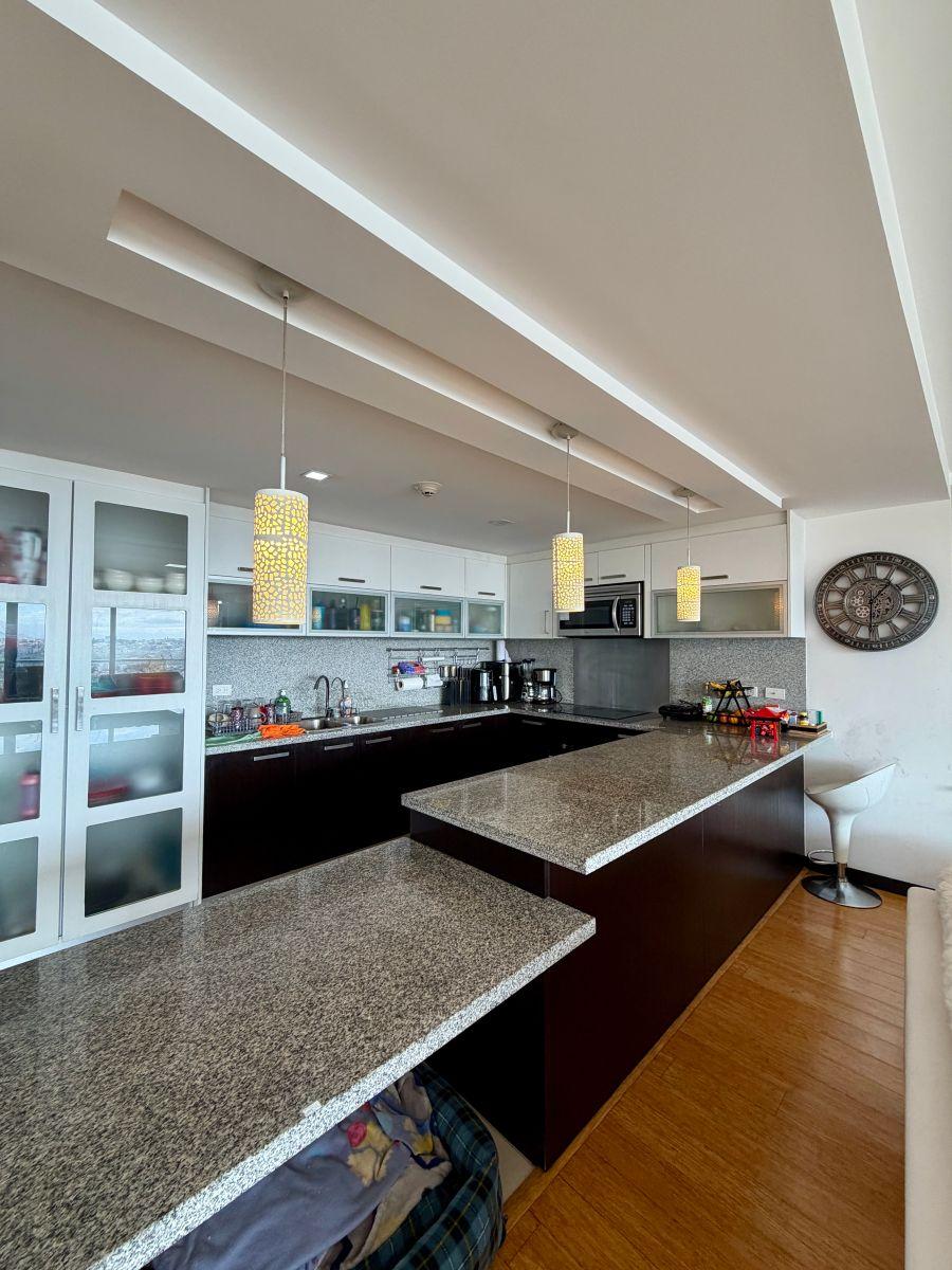 Departamento de 4 Habitaciones con Balcón - en Venta - El Bosque - 225 m² — imagen 9