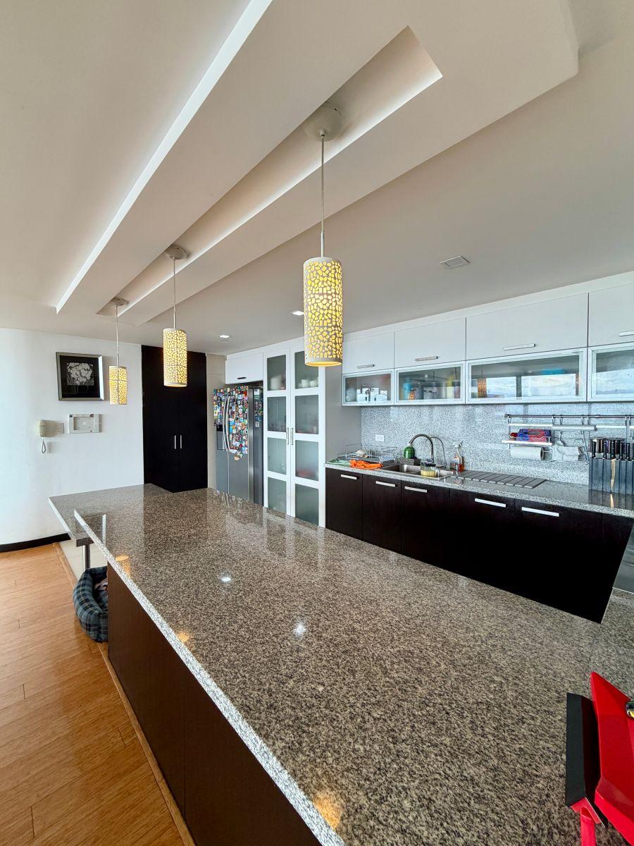Departamento de 4 Habitaciones con Balcón - en Venta - El Bosque - 225 m² — imagen 5