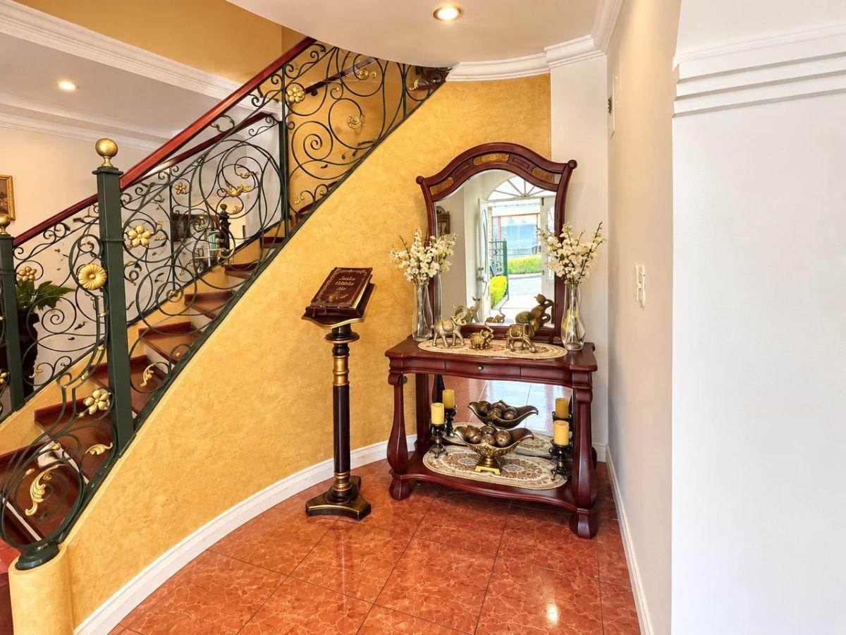 Vendo Casa Sector Ciudadela de Los Ingenieros $320.000, Azuay — imagen 6