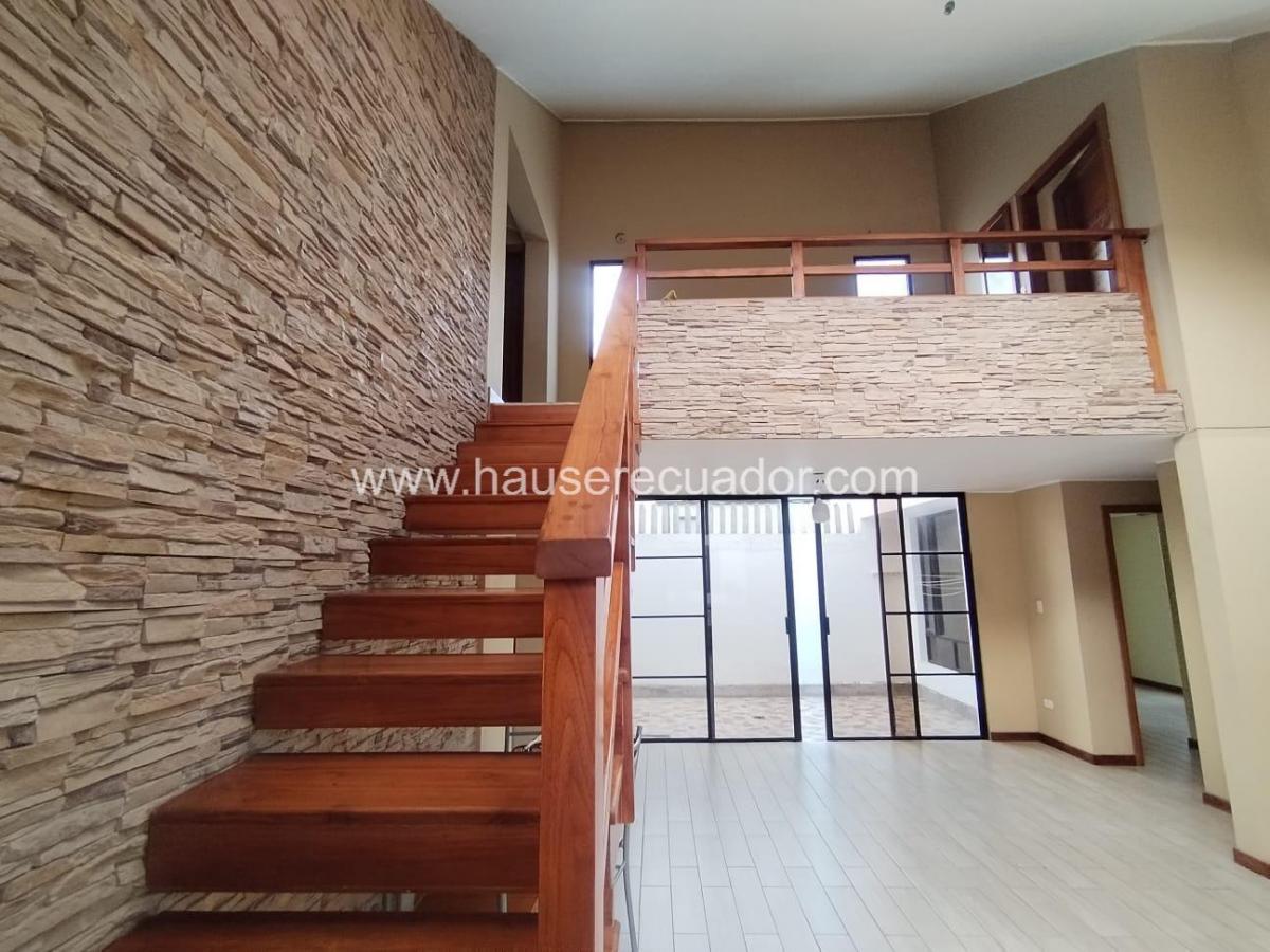 Venta de Casa en Conjunto / Pomasqui | Lista Para Habitar, 3 Habitaciones / Estudio y Seguridad 24/7 — imagen 9