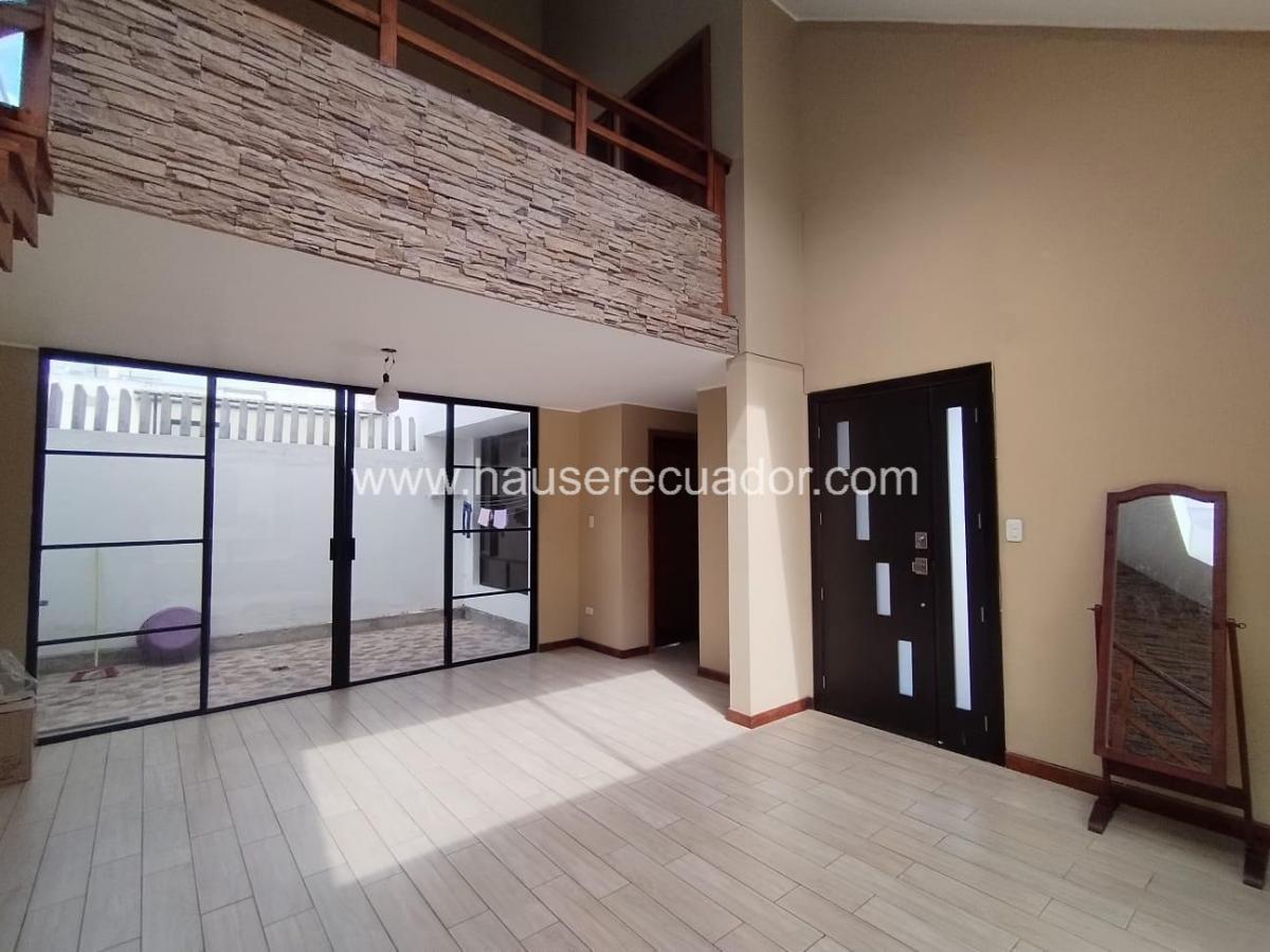 Venta de Casa en Conjunto / Pomasqui | Lista Para Habitar, 3 Habitaciones / Estudio y Seguridad 24/7 — imagen 8