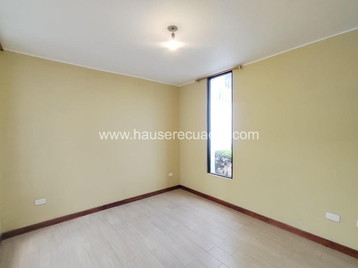 Venta de Casa en Conjunto / Pomasqui | Lista Para Habitar, 3 Habitaciones / Estudio y Seguridad 24/7 — imagen 4