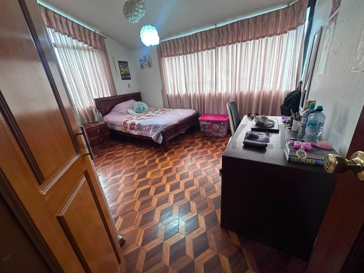 Venta de Propiedad con 2 Casas en Sangolquí Urb. La Serrana Valle de Los Chillos — imagen 3