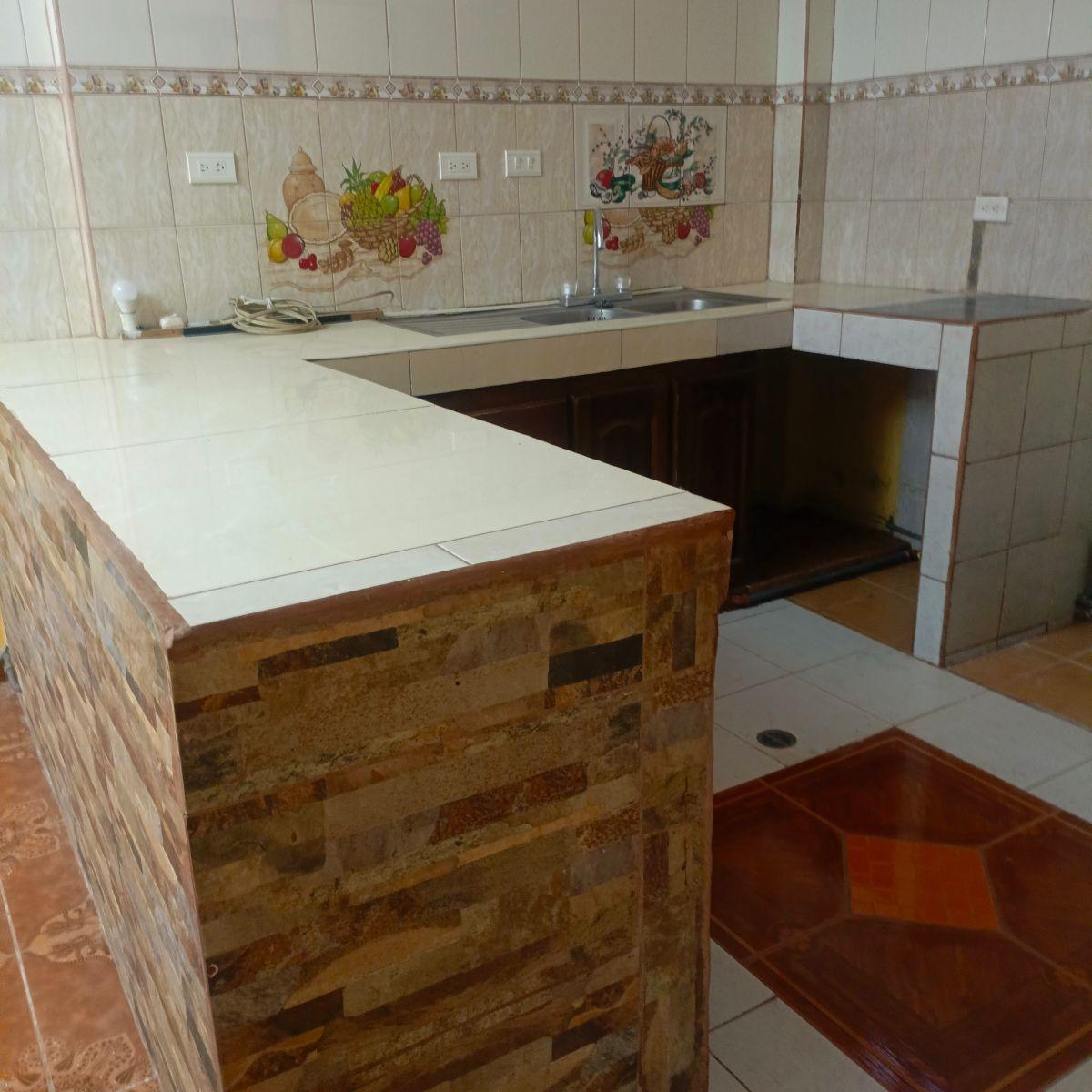 Casa Hermosa de Venta en Marianitas de 2 Pisos — imagen 3