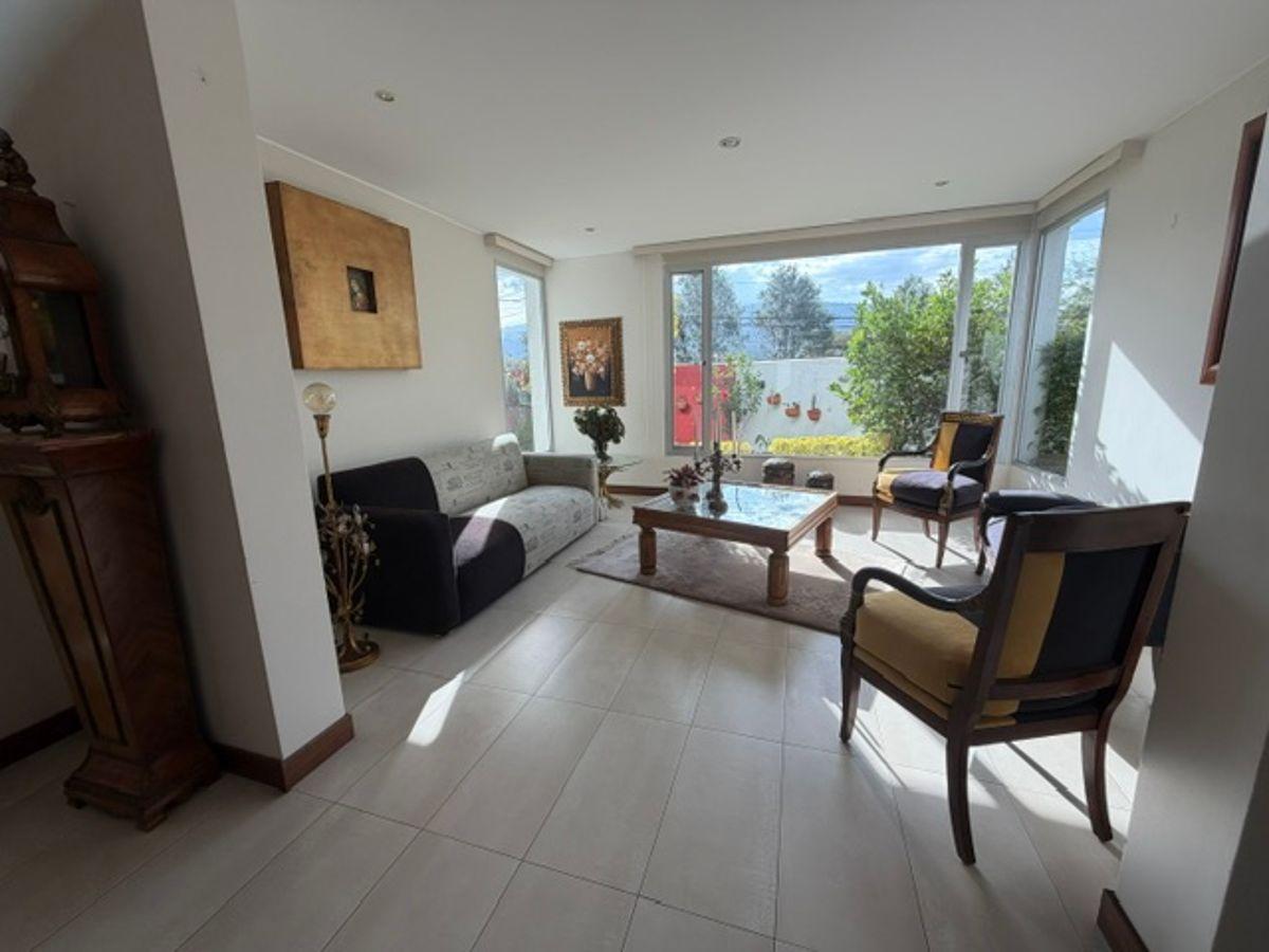 Vendo Luminosa Casa en Conjunto Privado Sector Pillahua — imagen 9