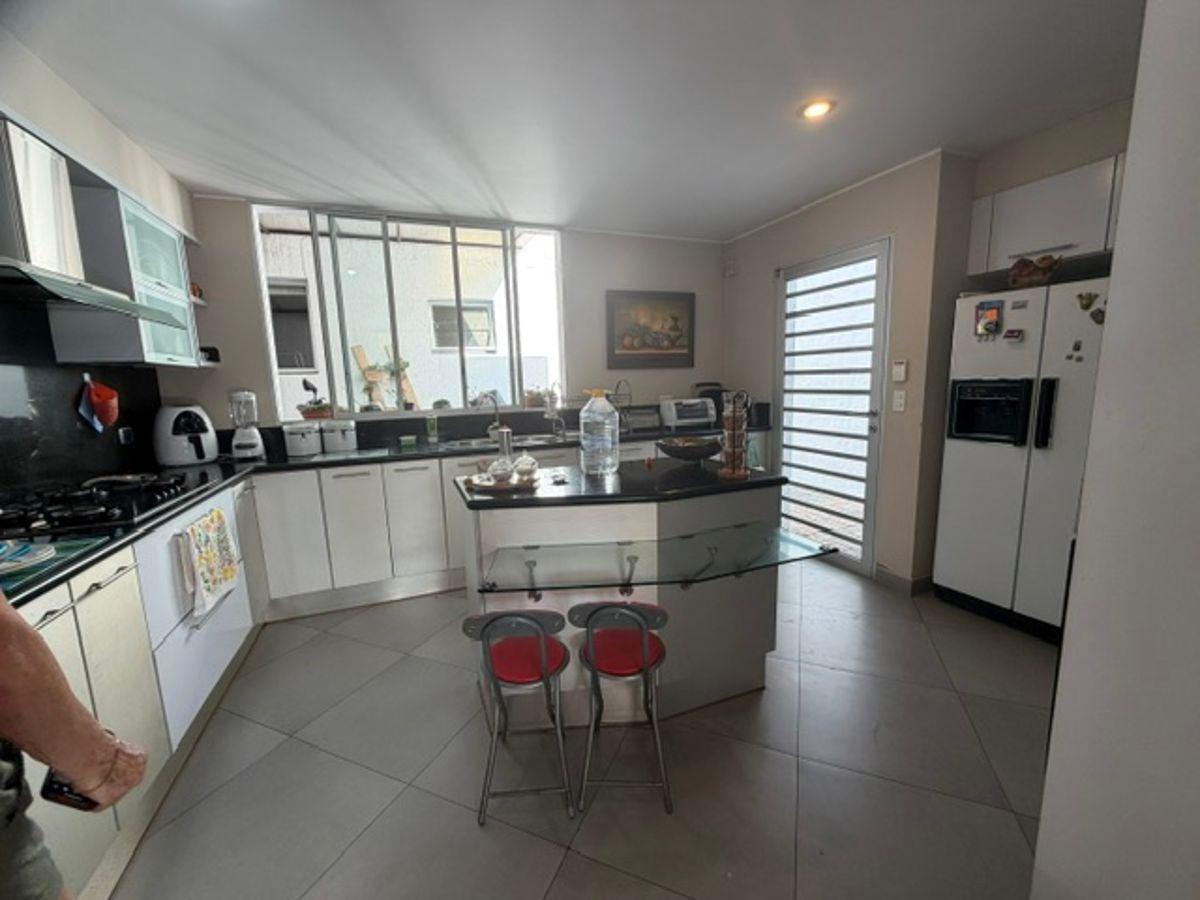 Vendo Luminosa Casa en Conjunto Privado Sector Pillahua — imagen 7
