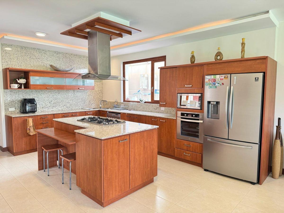 Venta Casa Lujo Cumbayá - Miravalle 4 Dorm. en Urbanización — imagen 10