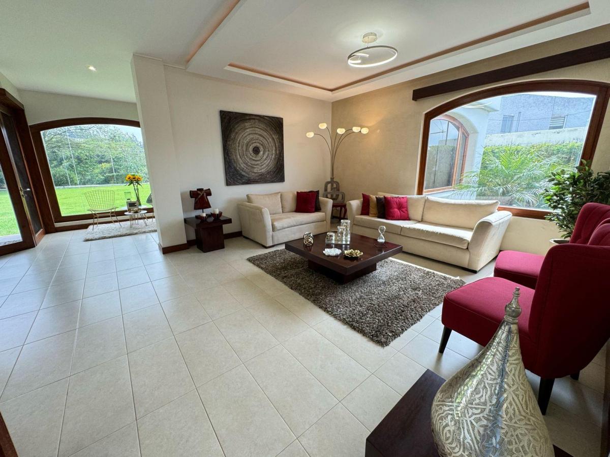 Venta Casa Lujo Cumbayá - Miravalle 4 Dorm. en Urbanización — imagen 9